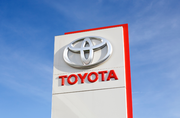 丰田称在固态电池技术上取得重大突破:10分钟充满能跑1200公里